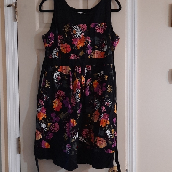 Motherhood Maternity Dresses & Skirts - Motherhood Maternity Floral 💐 Sleeveless Dress